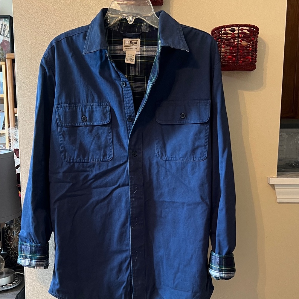 L.L. Bean Men's Navy plaid flannel Shirt Jacket M